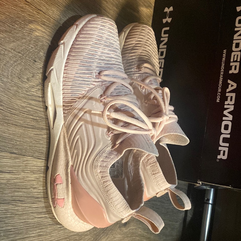 UA Intelliknit
